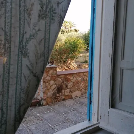 Marina Oda ve Kahvaltı Valderice