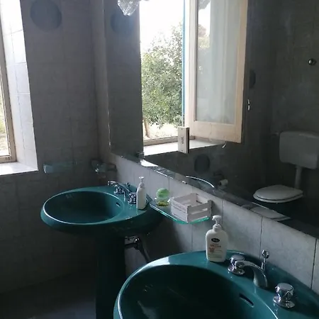 Oda ve Kahvaltı Marina