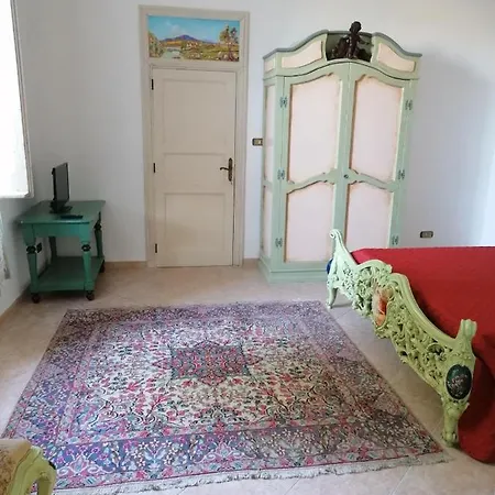 Marina Oda ve Kahvaltı Valderice