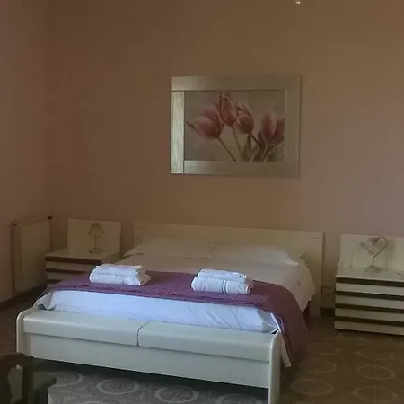 Marina Oda ve Kahvaltı Valderice